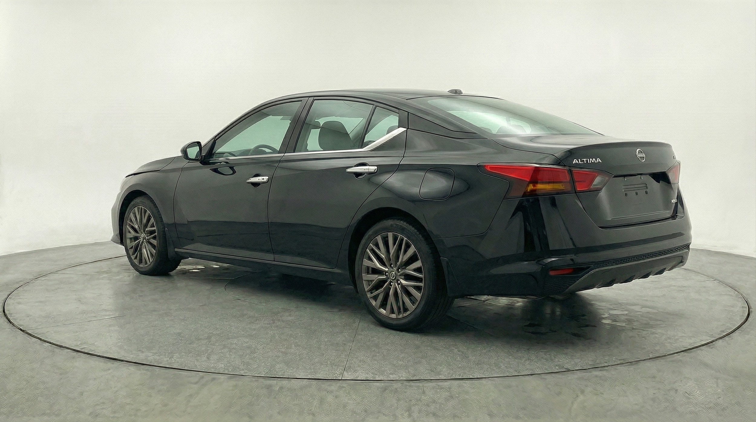 Thumbnail: 2025 Nissan Altima - 5