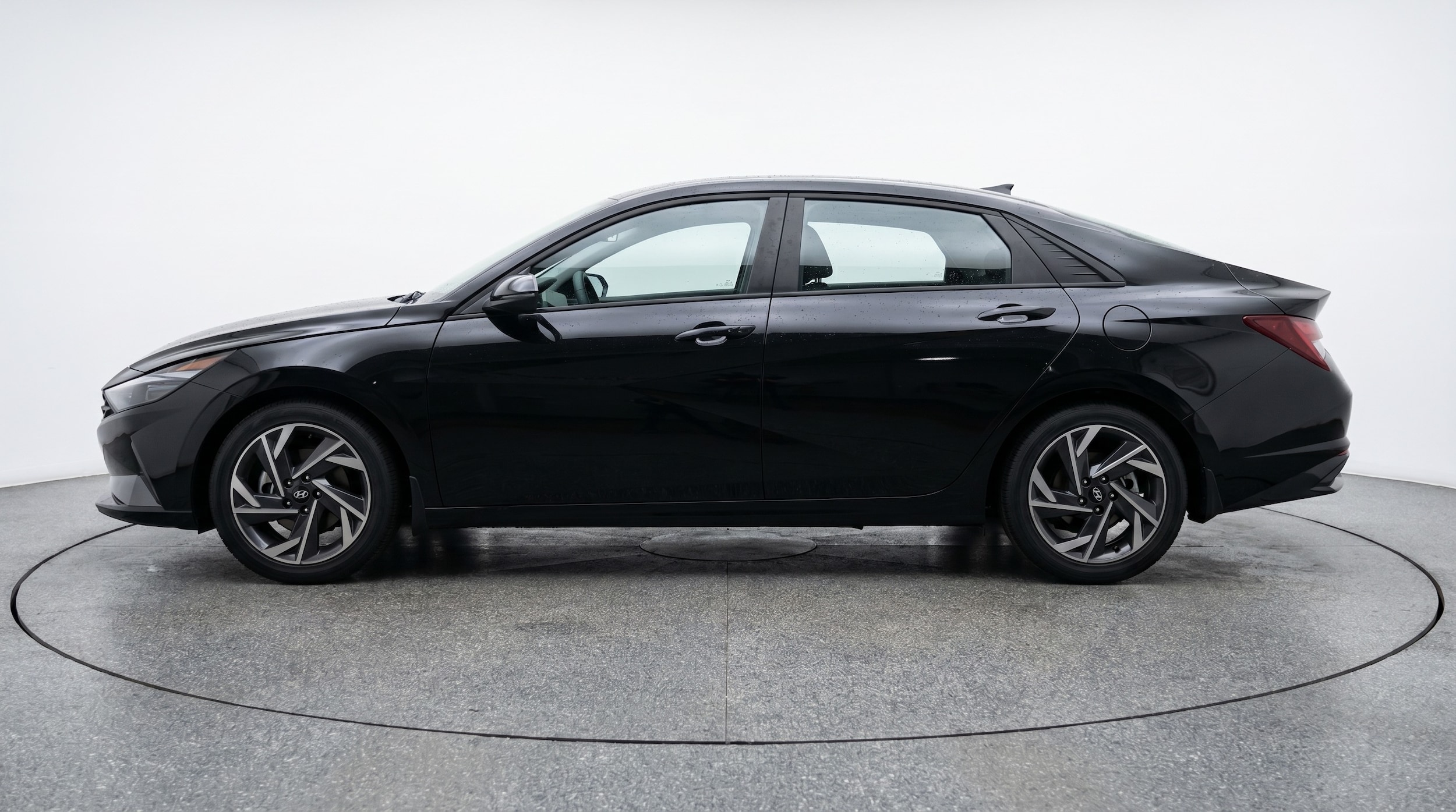 Thumbnail: 2025 Hyundai Elantra - 4