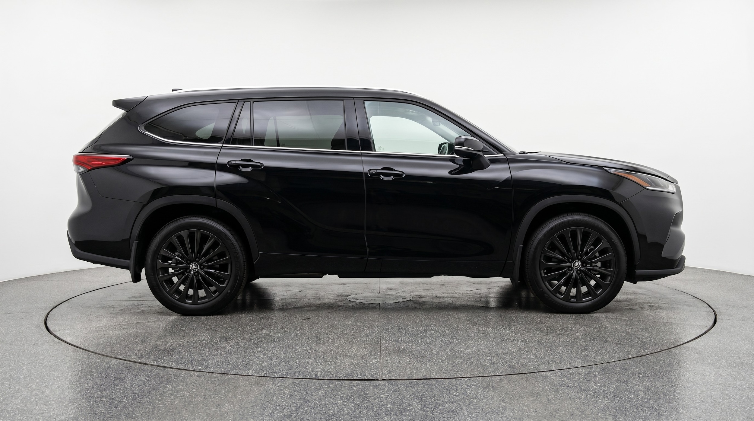 Thumbnail: 2025 Toyota Highlander - 8
