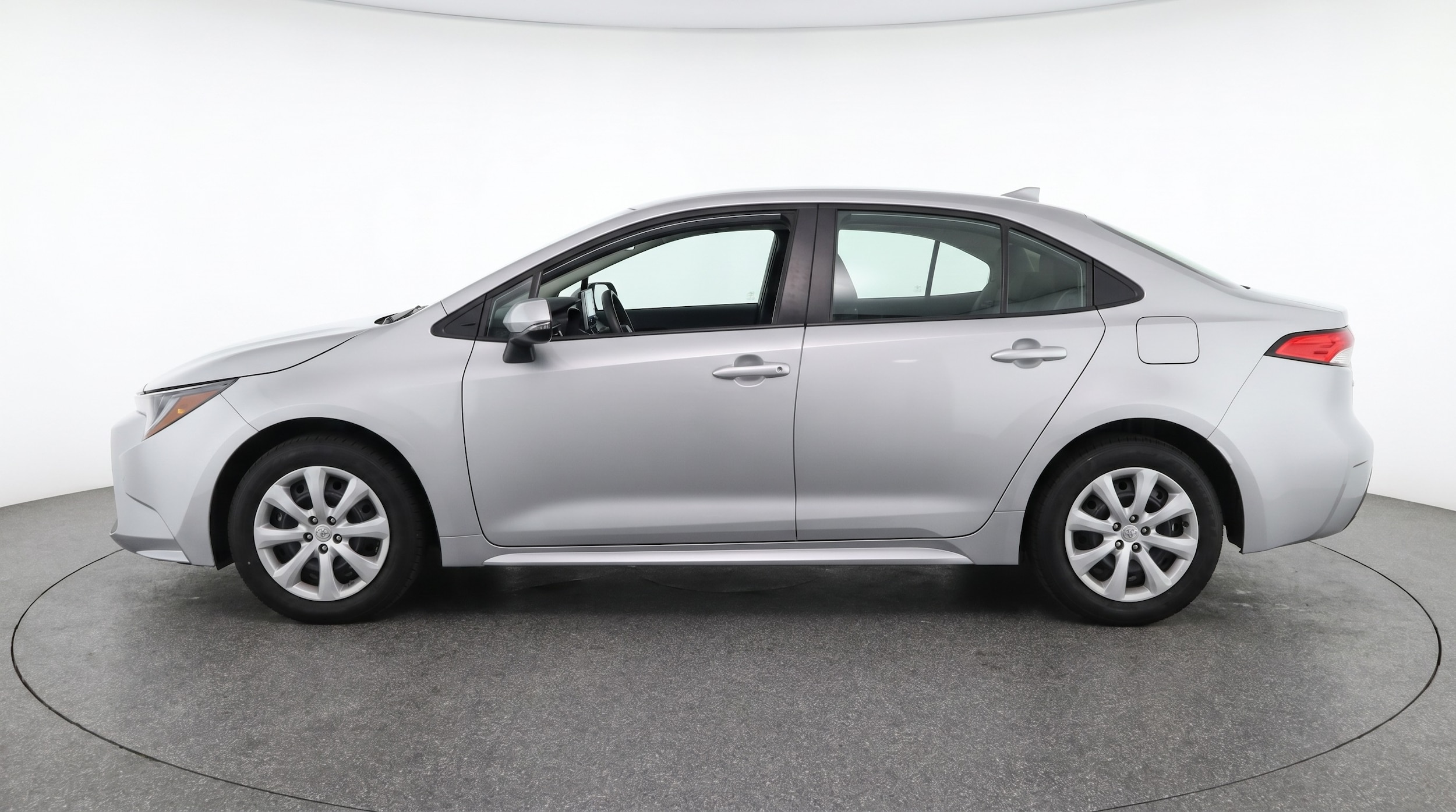 Thumbnail: 2025 Toyota Corolla - 4