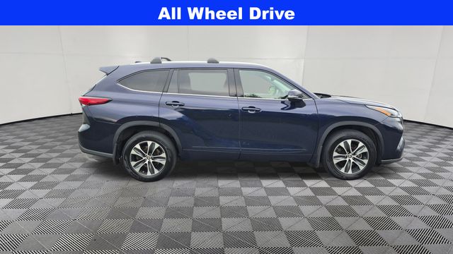 Used 2022 Toyota Highlander XLE with VIN 5TDGZRBH0NS583413 for sale in White River Junction, VT