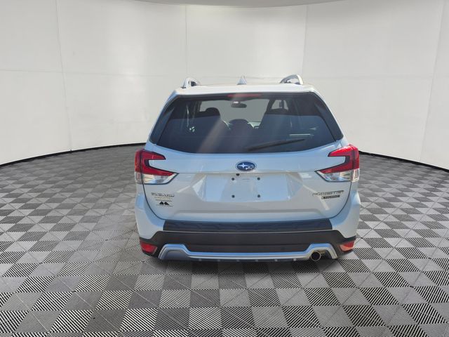 2022 Subaru Forester Touring photo 3