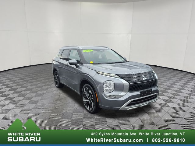 2022 Mitsubishi Outlander SEL Special Edition's photo