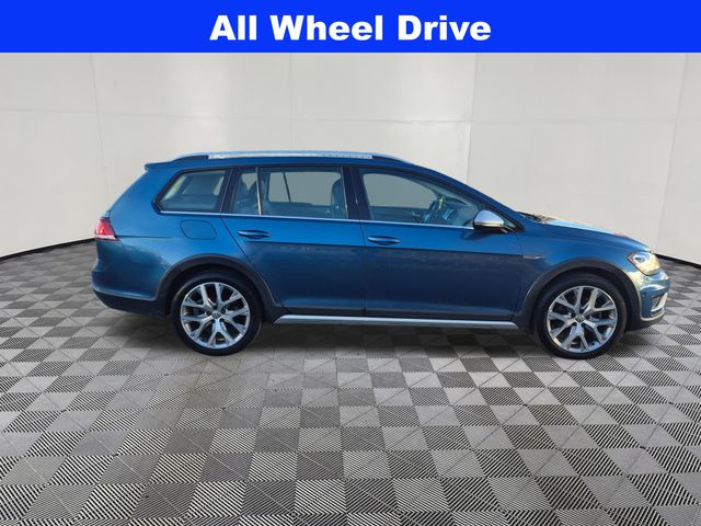 2019 Volkswagen Golf Alltrack 4Motion SEL photo 2