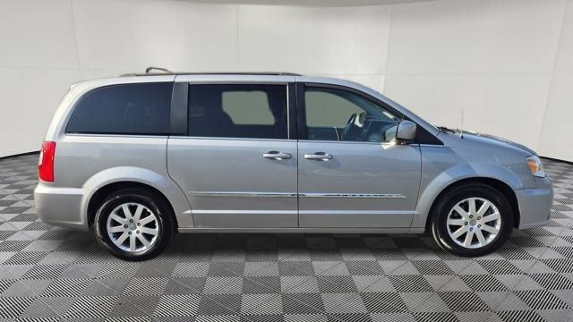 Used 2015 Chrysler Town & Country Touring with VIN 2C4RC1BG1FR520818 for sale in Hartford, VT