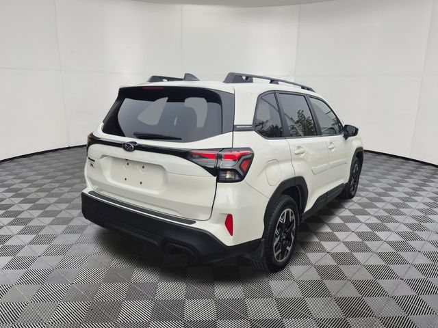 2025 Subaru Forester Premium photo 3