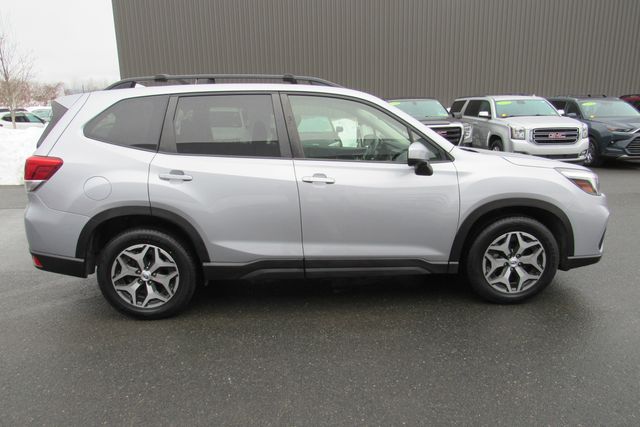 Used 2019 Subaru Forester Premium with VIN JF2SKAEC9KH422527 for sale in White River Junction, VT