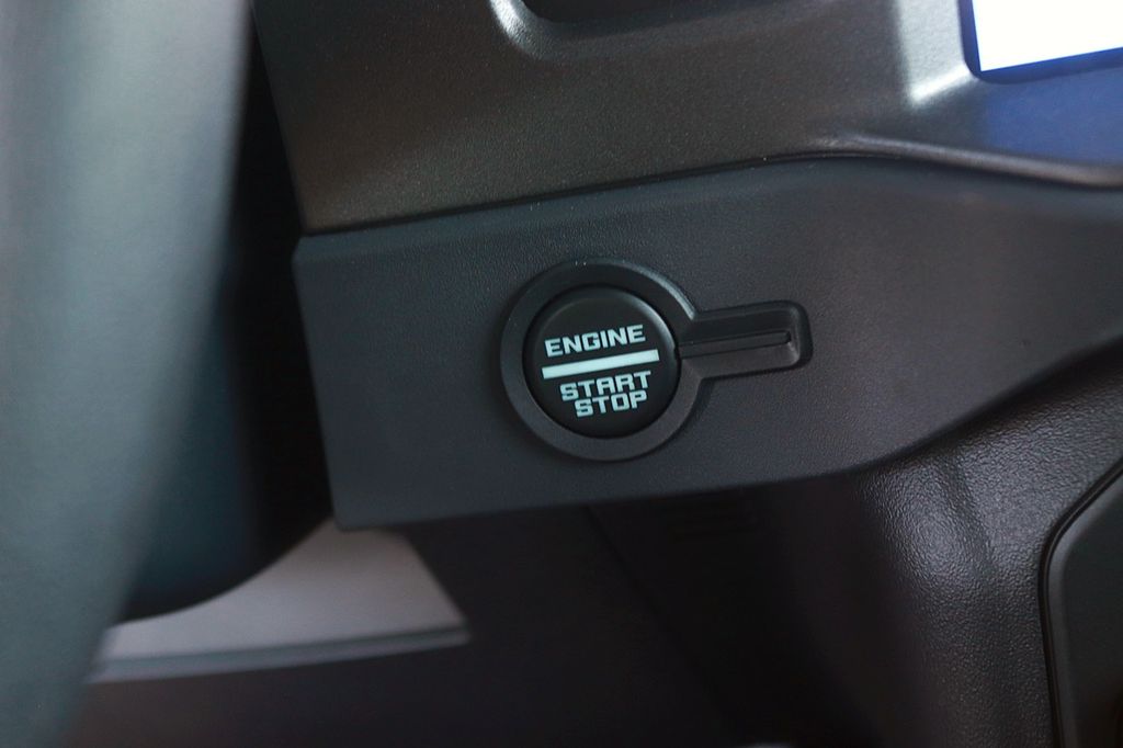2025 Ford Bronco 4-Door Base - Photo 24