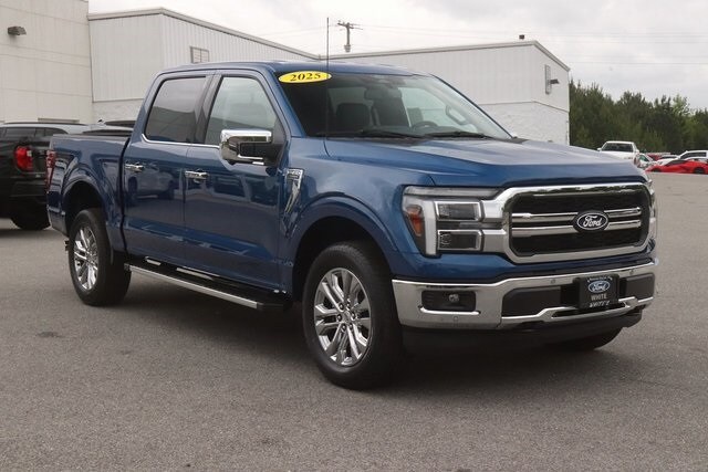 2025 Ford F-150 Lariat photo 3