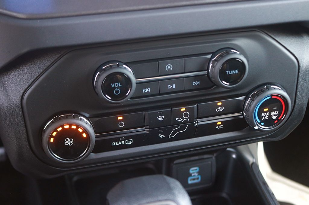 2025 Ford Bronco 4-Door Base - Photo 23