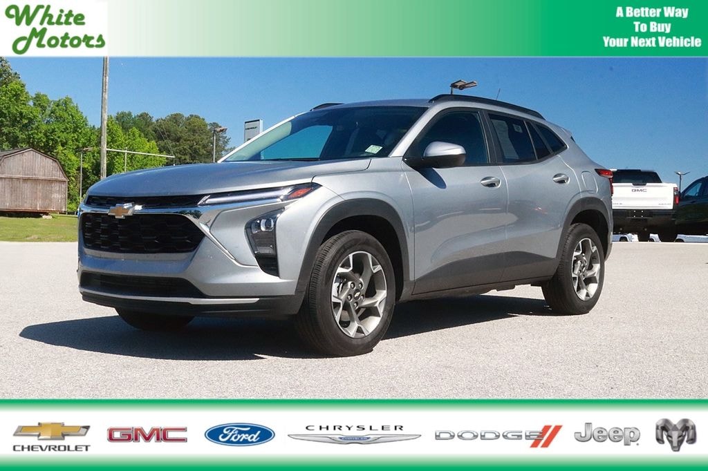 Used 2025 Chevrolet Trax LT SUV