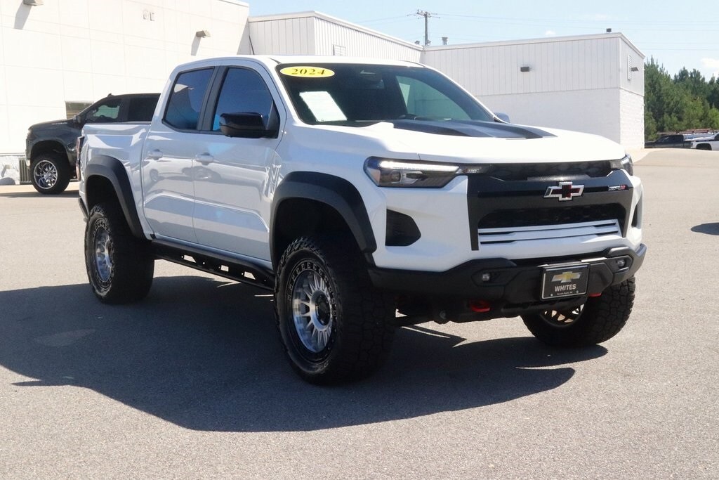 2024 Chevrolet Colorado ZR2 photo 3