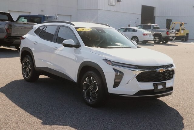 2024 Chevrolet Trax LT photo 3