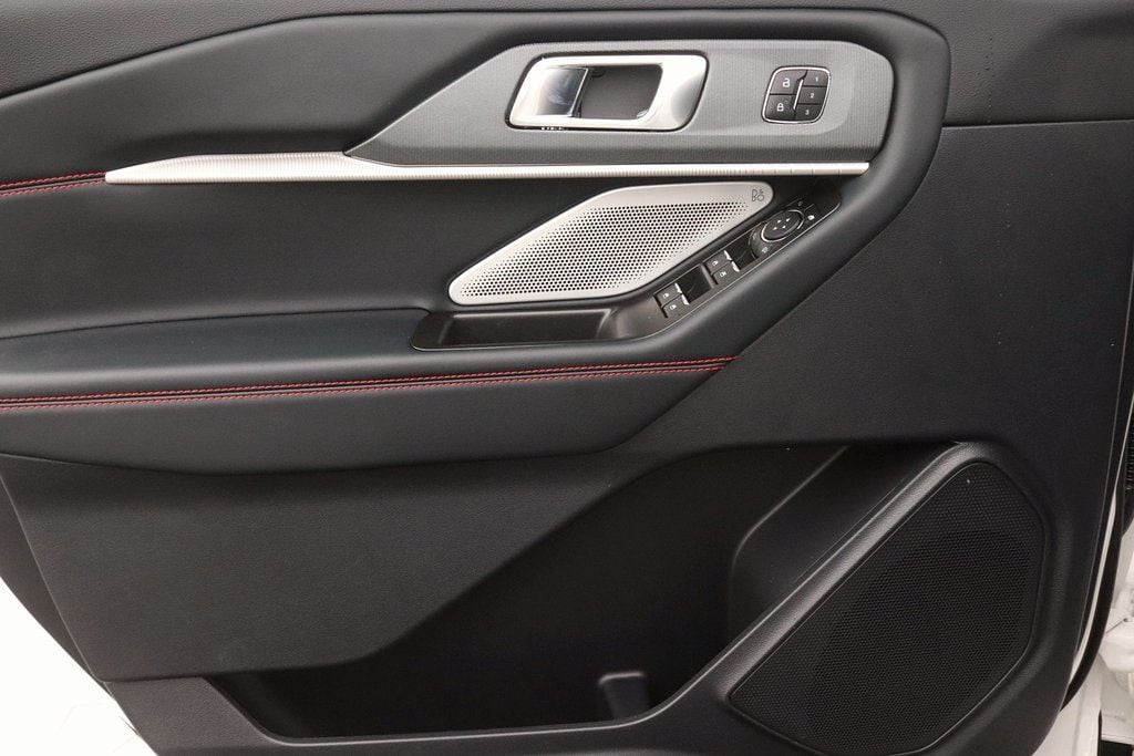 2026 Ford Explorer ST - Photo 10