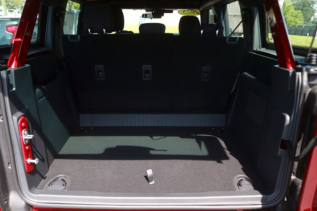 2025 Ford Bronco 4-Door Base - Photo 16