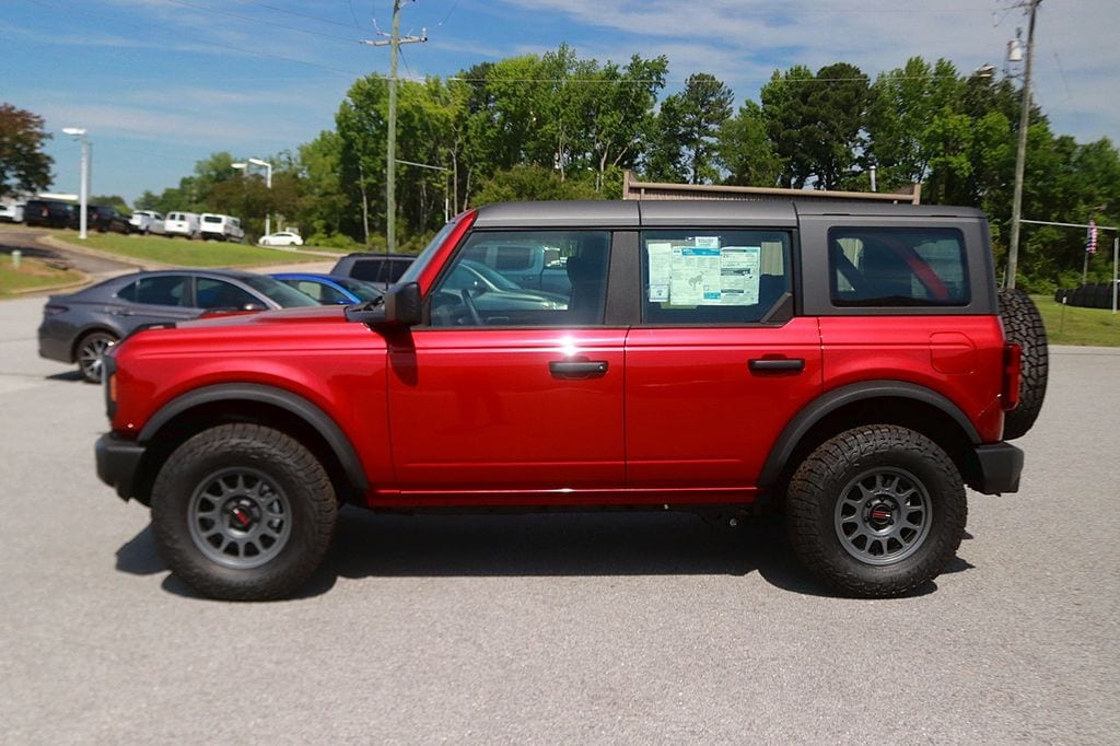 2025 Ford Bronco 4-Door Base - Photo 4