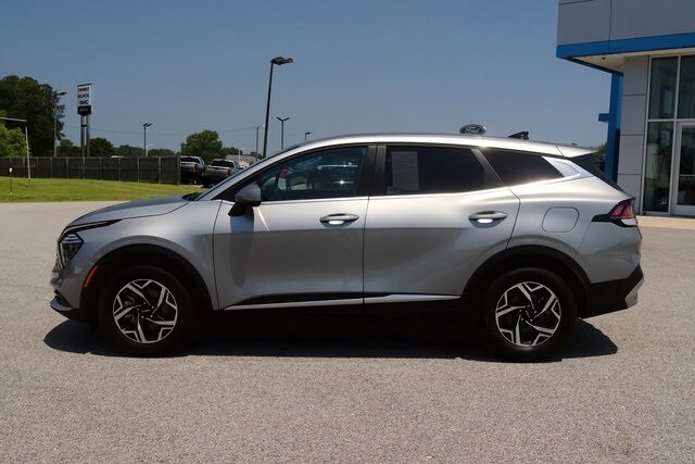 2024 Kia Sportage LX photo 3