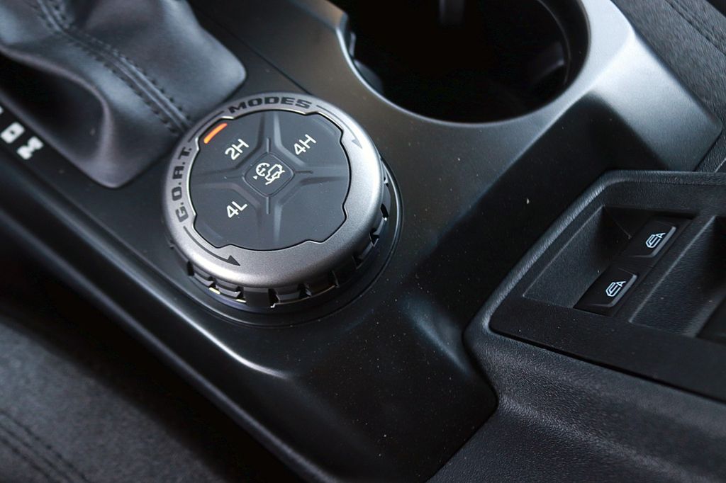 2025 Ford Bronco 4-Door Base - Photo 21