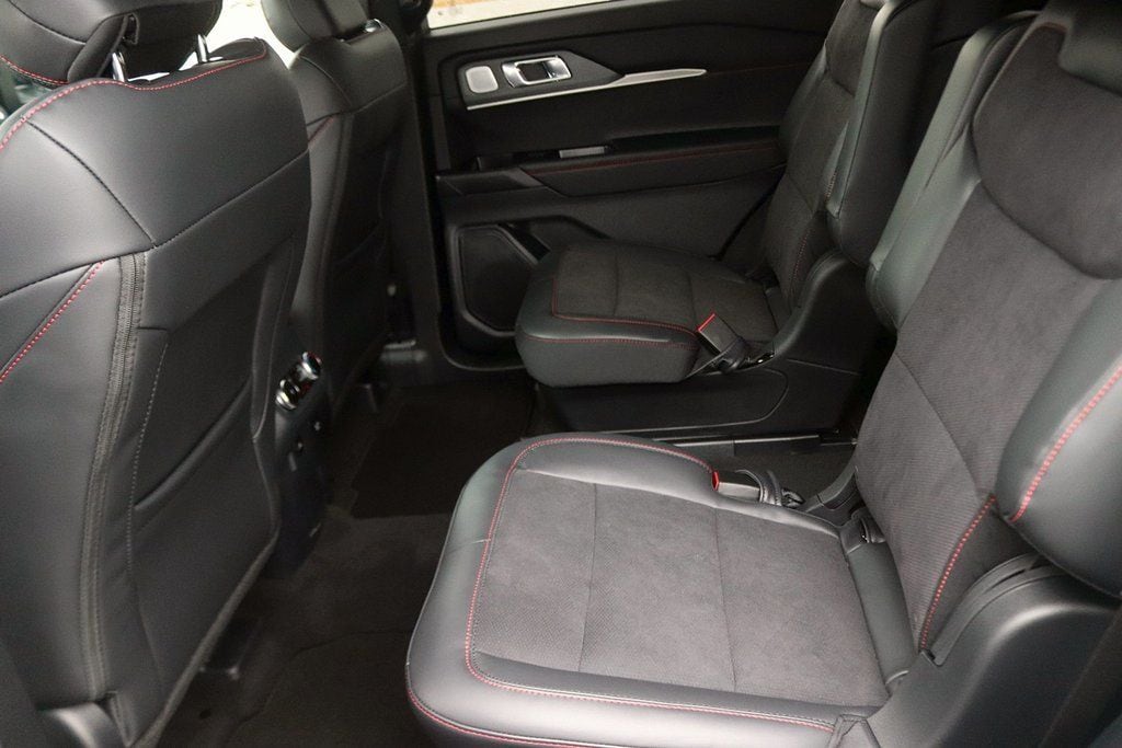 2026 Ford Explorer ST - Photo 14