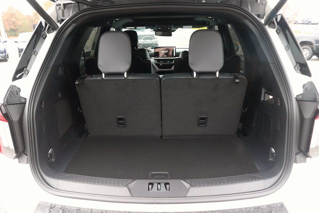 2026 Ford Explorer ST - Photo 16