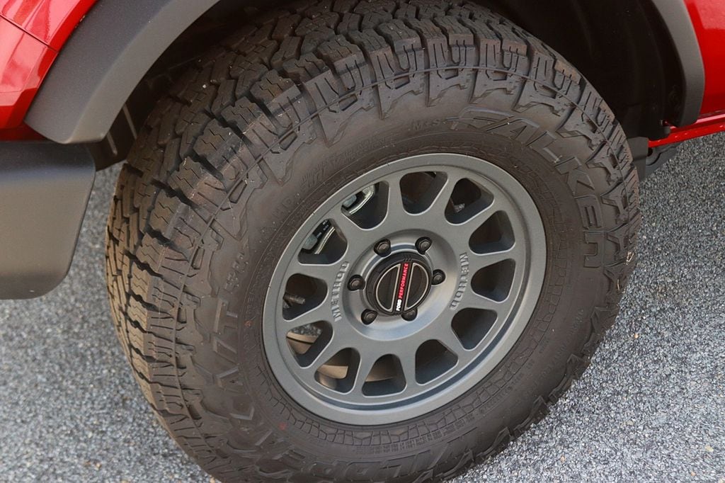 2025 Ford Bronco 4-Door Base - Photo 8