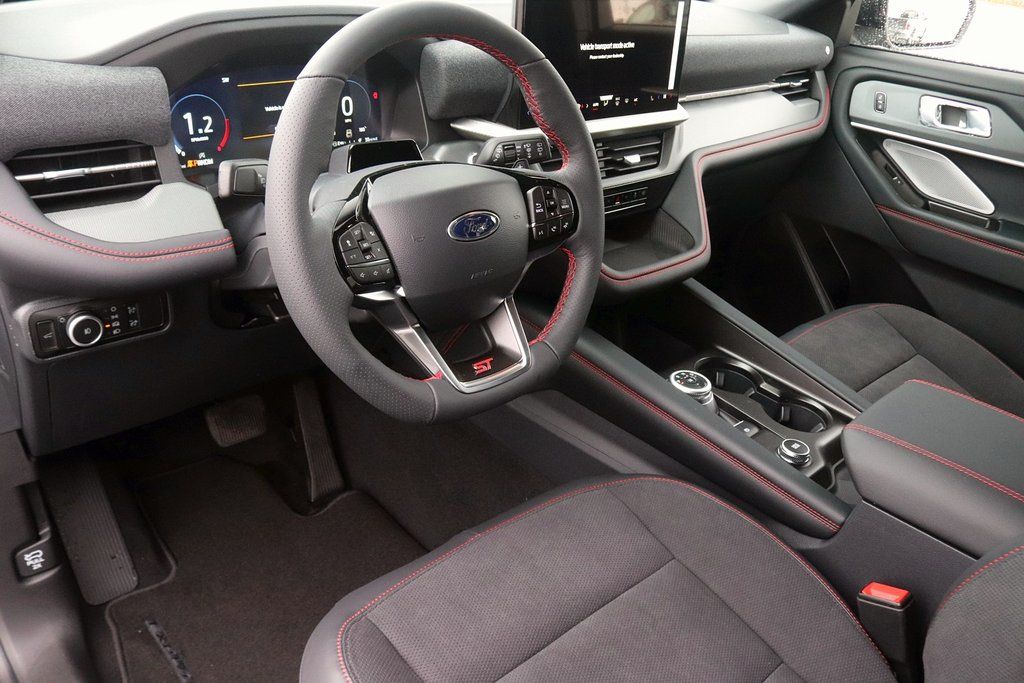 2026 Ford Explorer ST - Photo 12