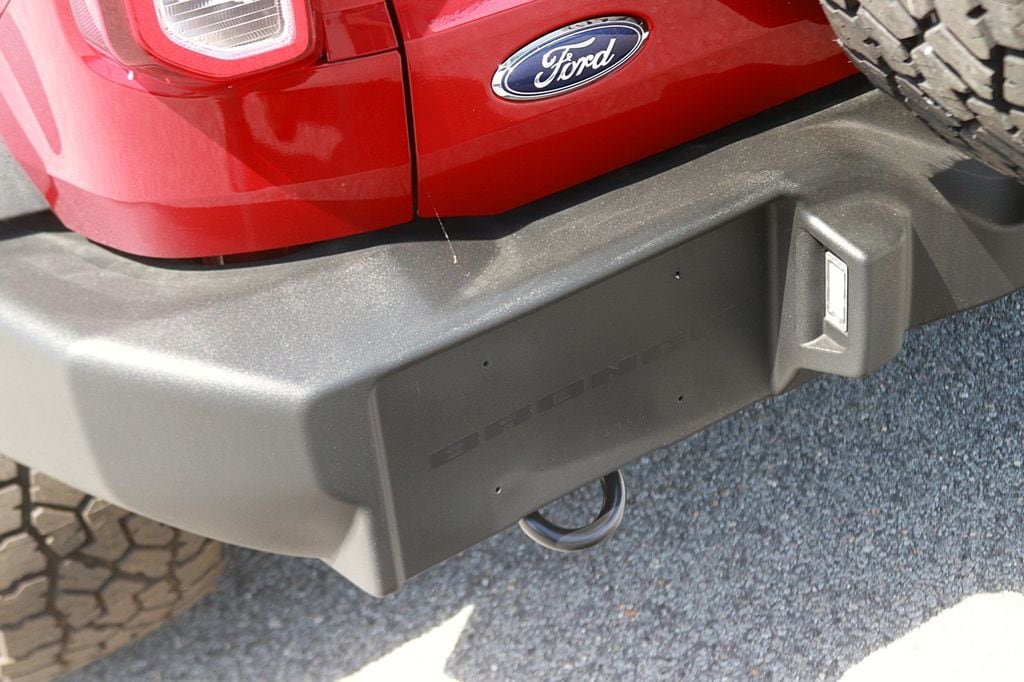 2025 Ford Bronco 4-Door Base - Photo 10