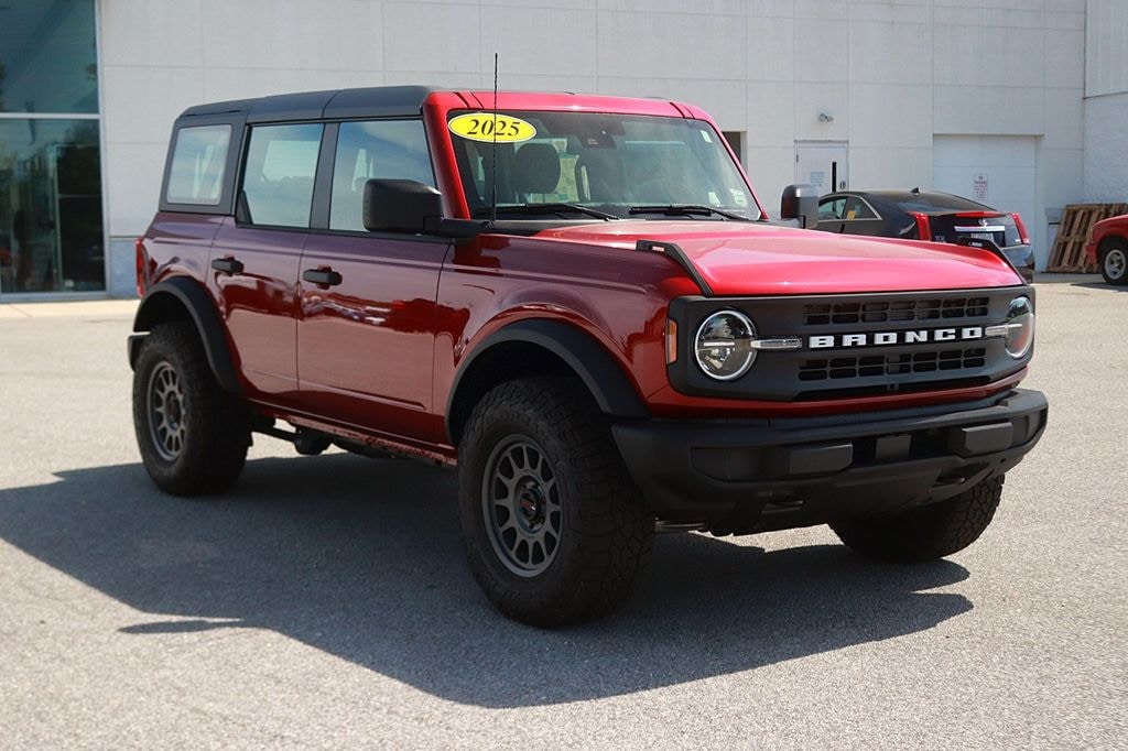 New 2025 Ford Bronco Base SUV
