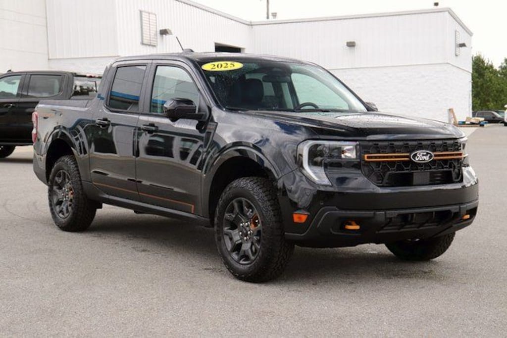 New 2025 Ford Maverick Tremor TRUCK