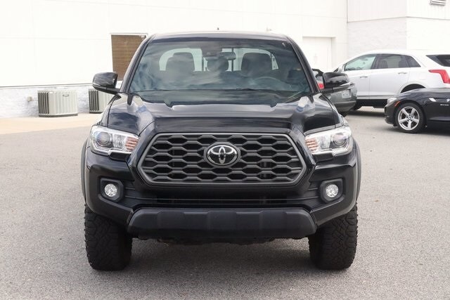 2023 Toyota Tacoma TRD Off-Road photo 2
