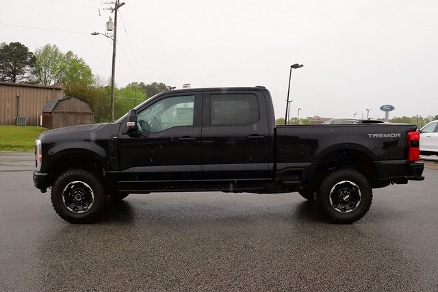 2025 Ford F-350 XLT photo 2