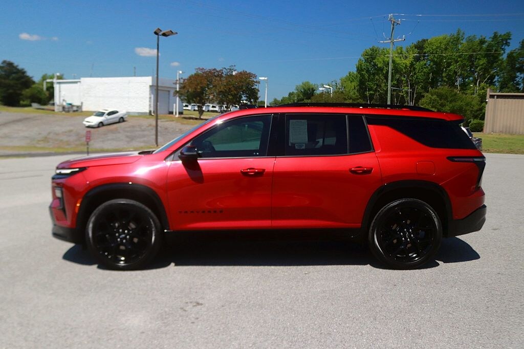 Used 2024 Chevrolet Traverse RS SUV