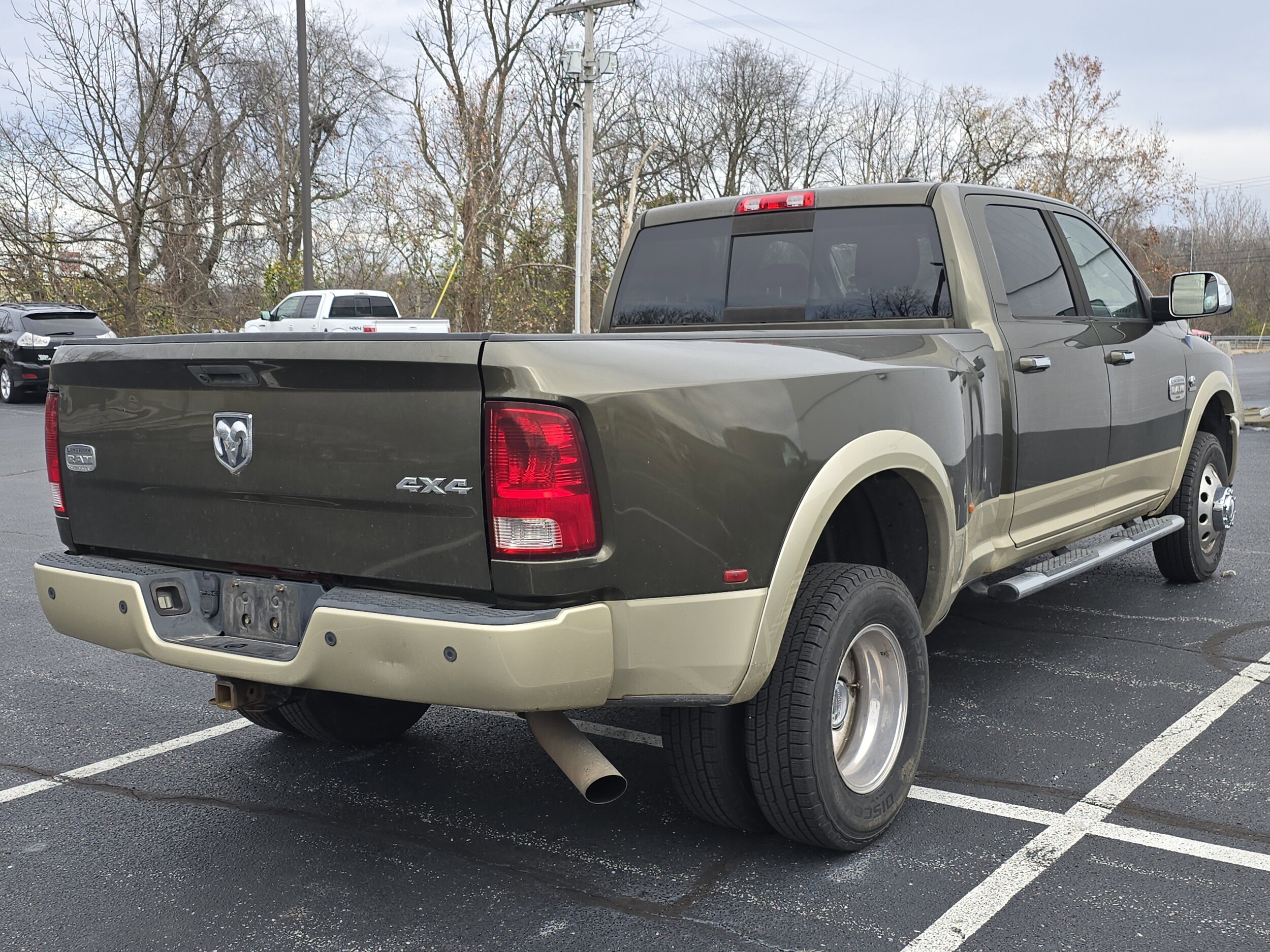2011 Dodge Ram Laramie photo 2