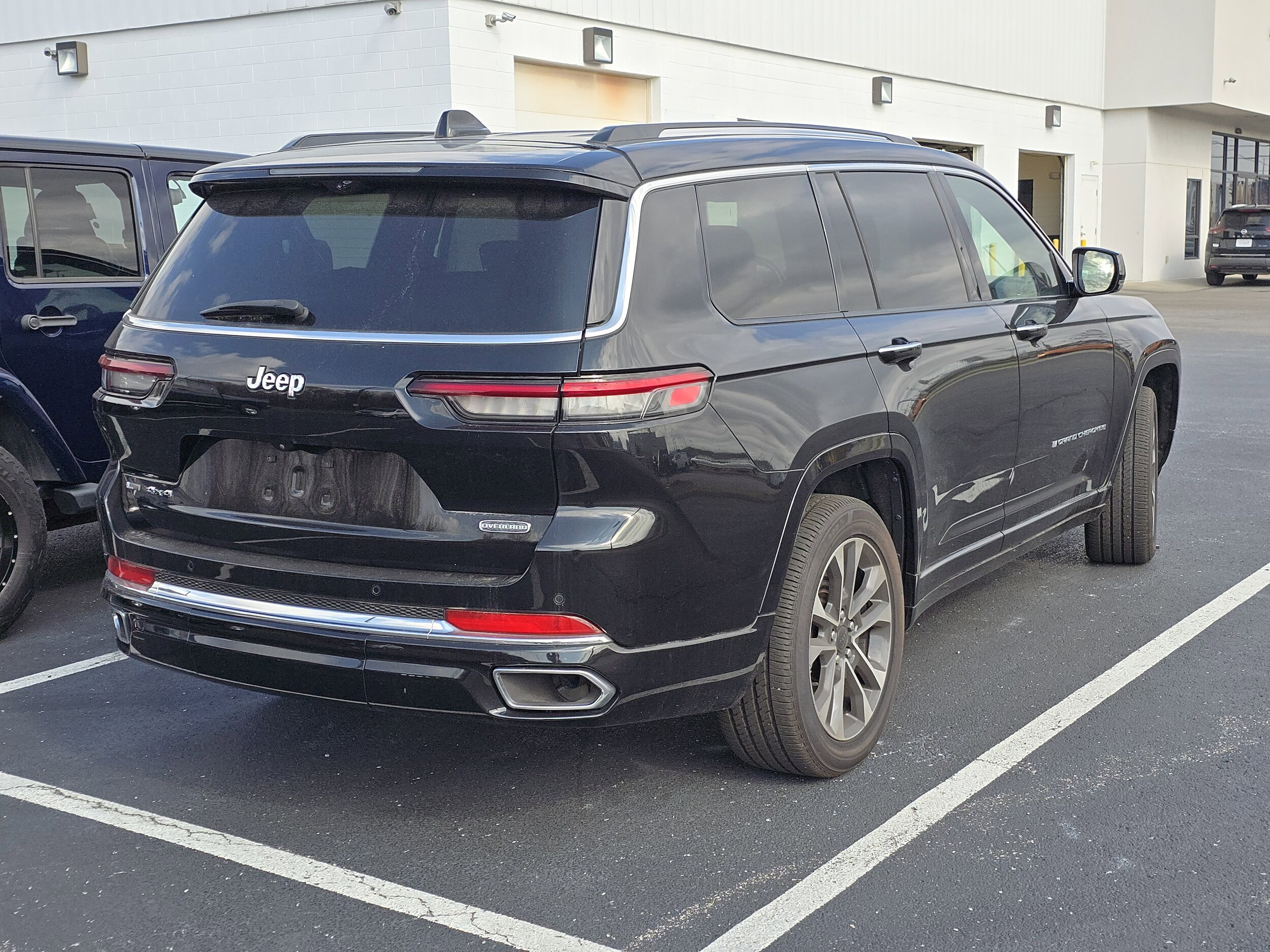 2021 Jeep Grand Cherokee Overland photo 3