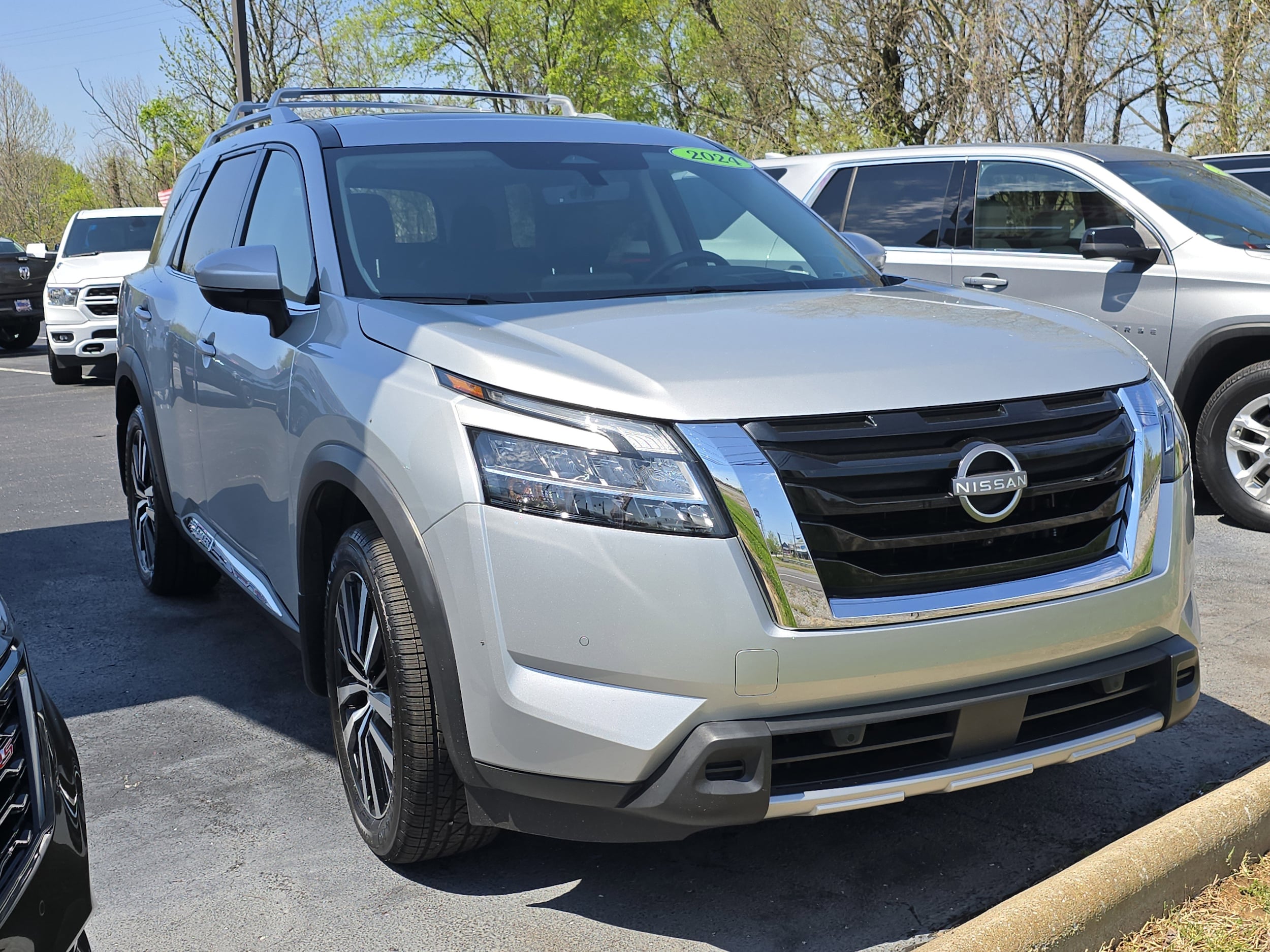 2024 Nissan Pathfinder Sport Utility 