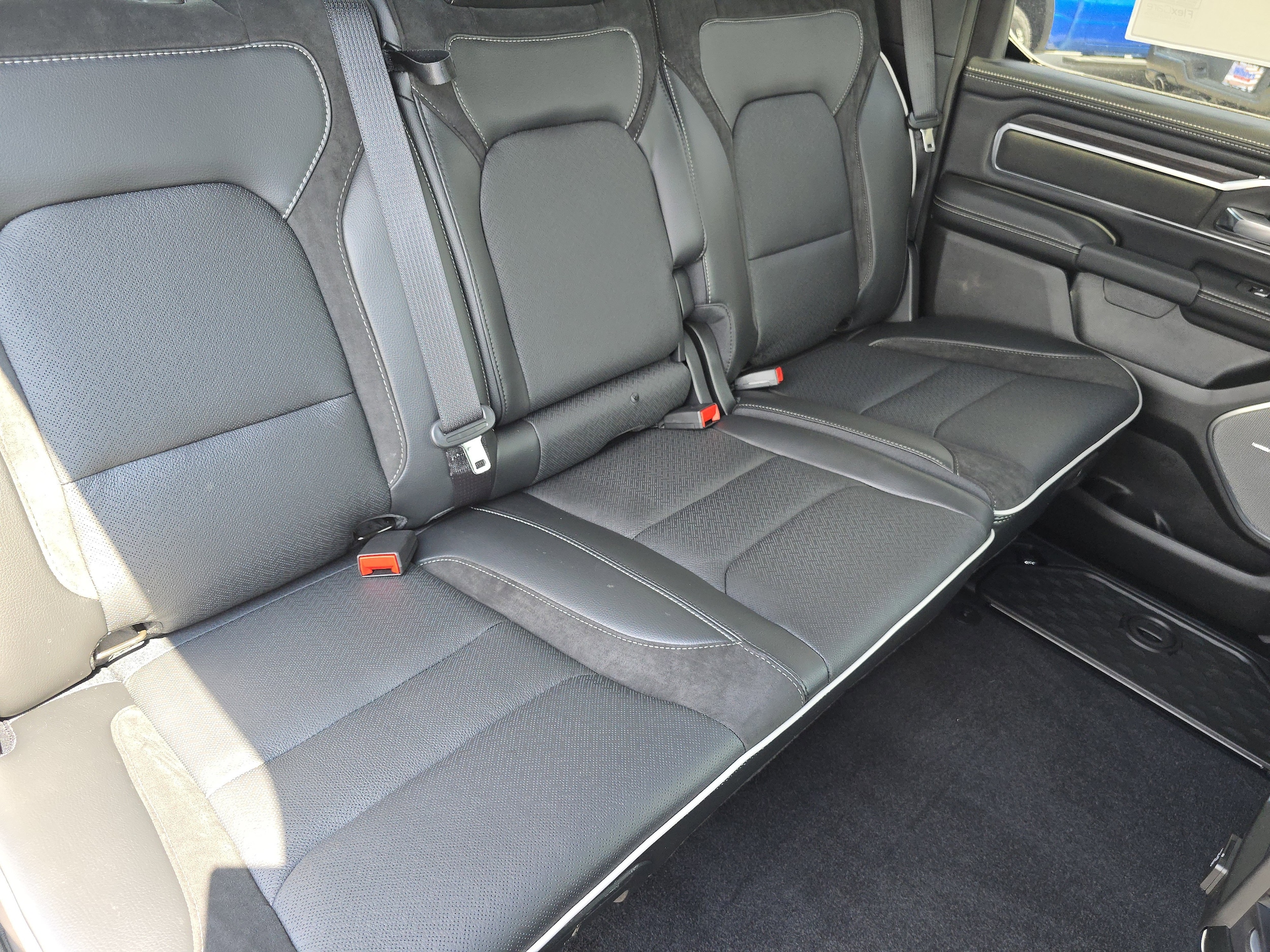 2026 RAM 1500 Laramie - Photo 30