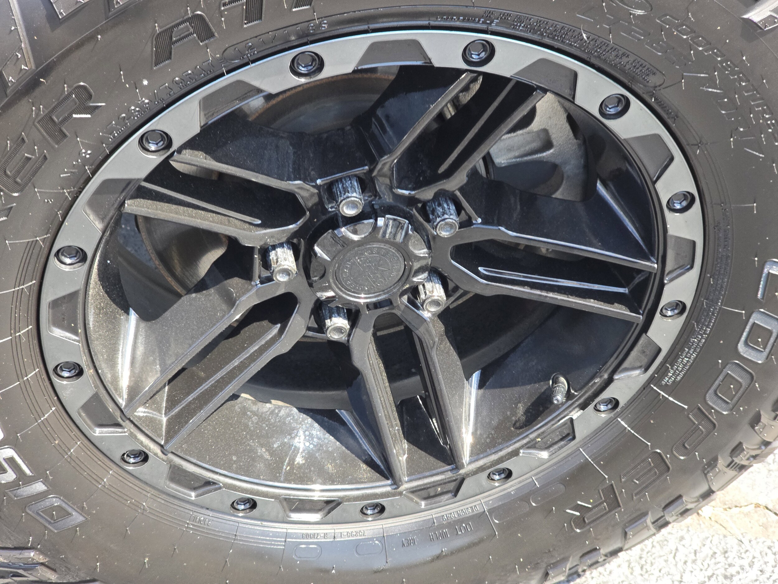 2021 Jeep Gladiator Sport S photo 3