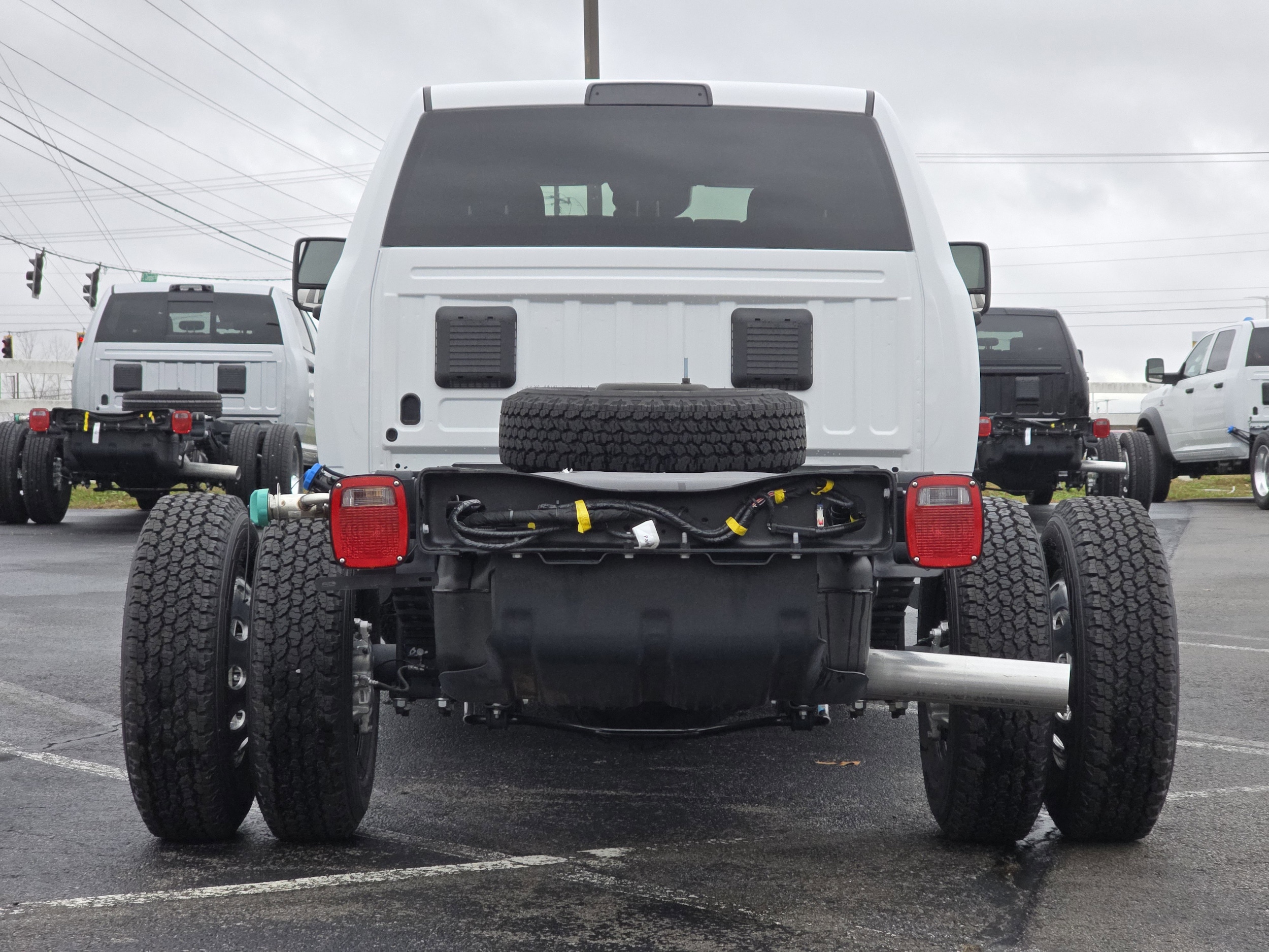 2025 RAM 3500 Chassis Tradesman - Photo 17
