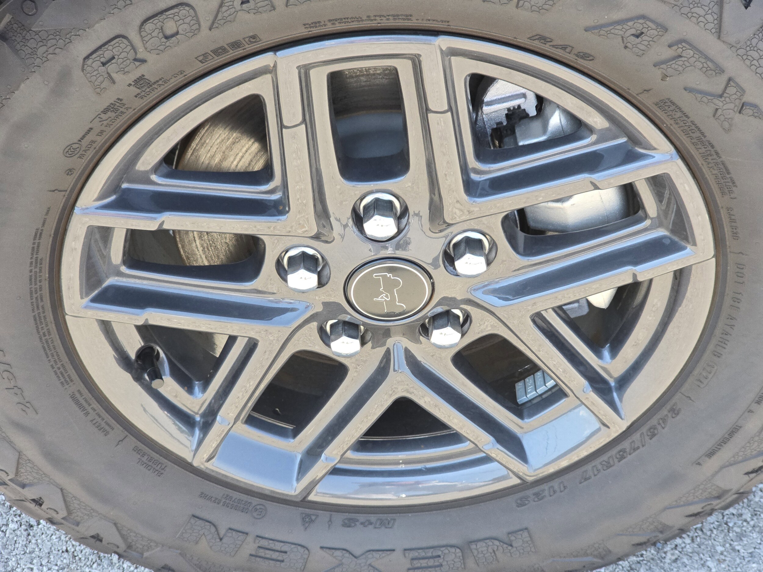 2025 Jeep Wrangler Sport S photo 3