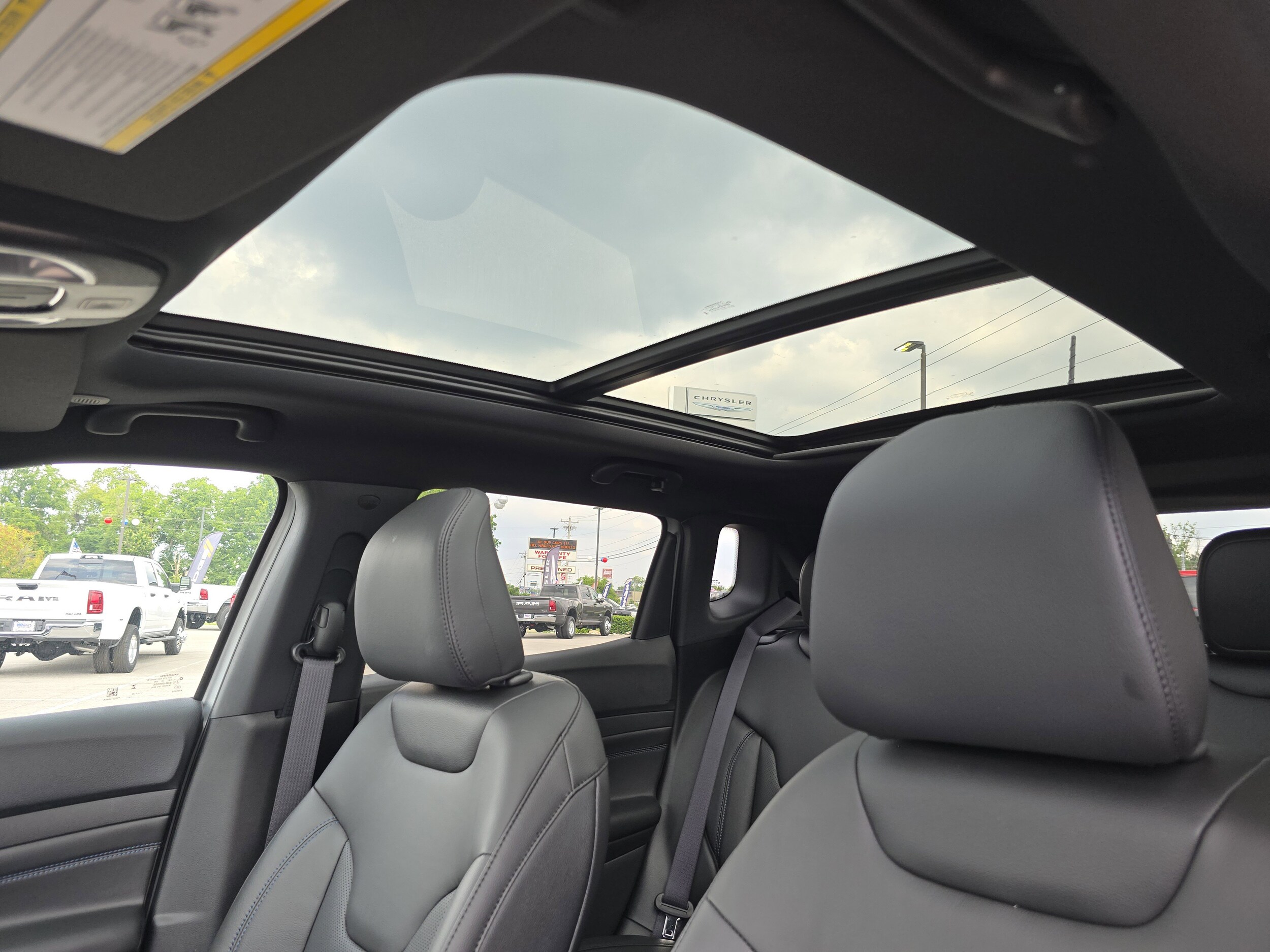 2025 Jeep Compass Limited photo 3