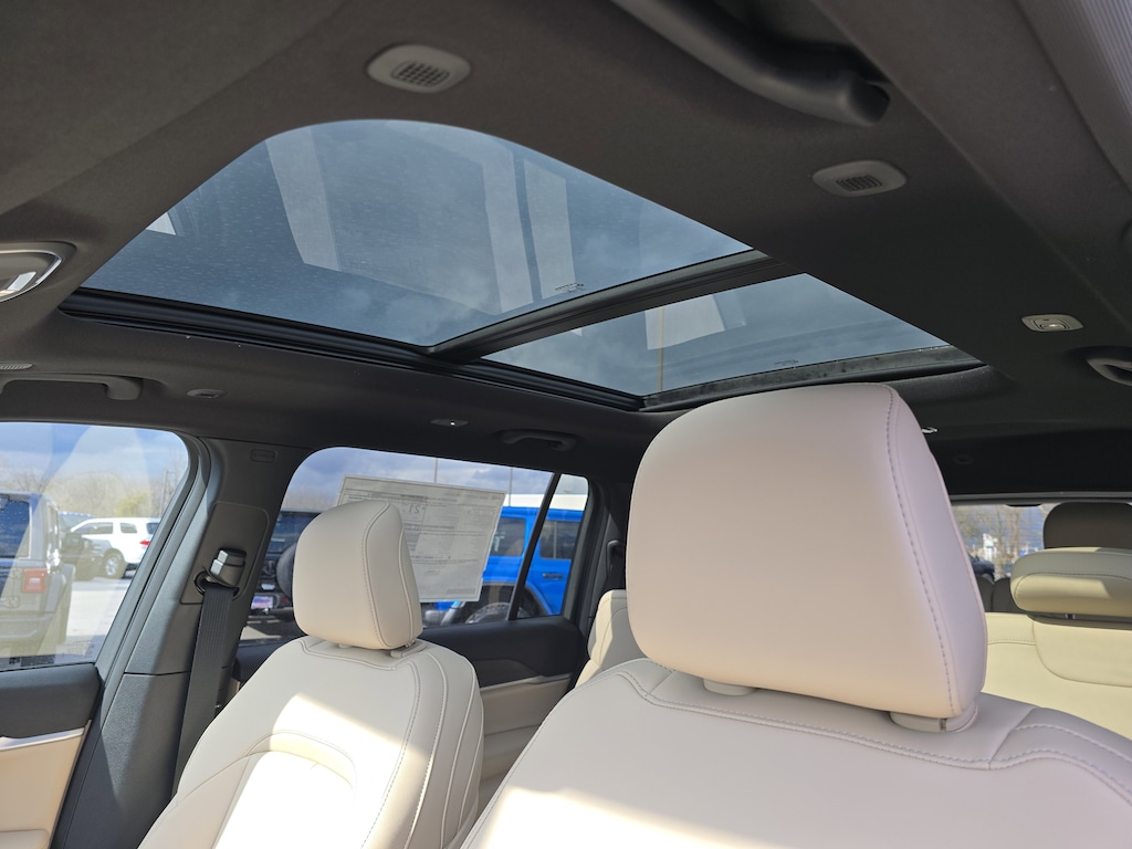 New 2025 Jeep Grand Cherokee L LIMITED 4X4 Sport Utility