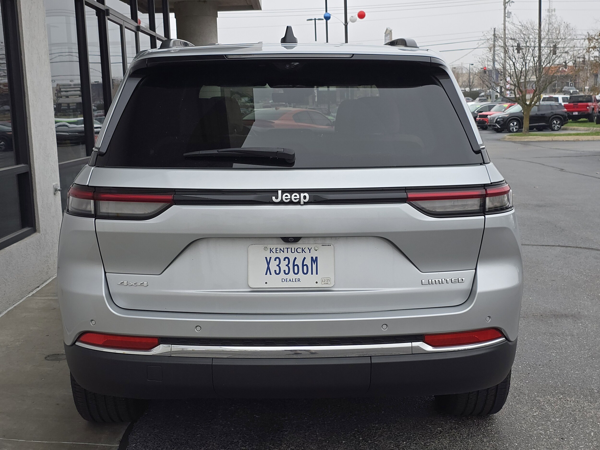 2024 Jeep Grand Cherokee Limited photo 3