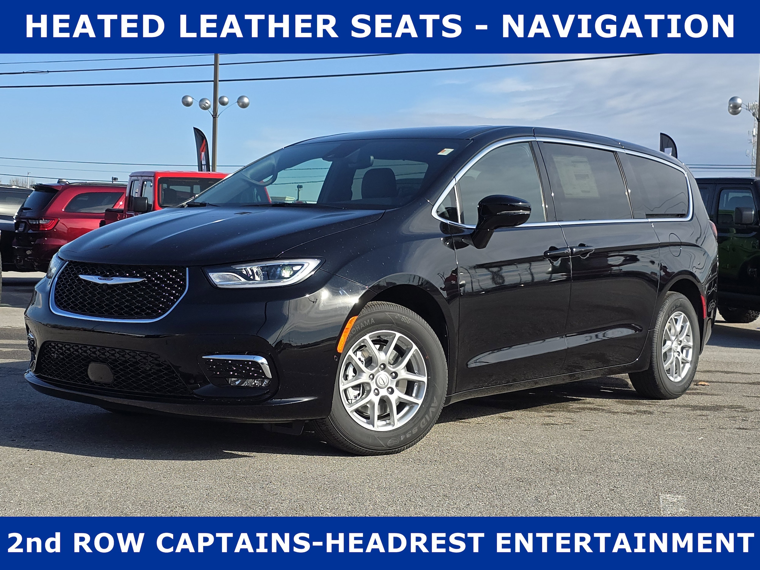 2026 Chrysler Pacifica Select's photo