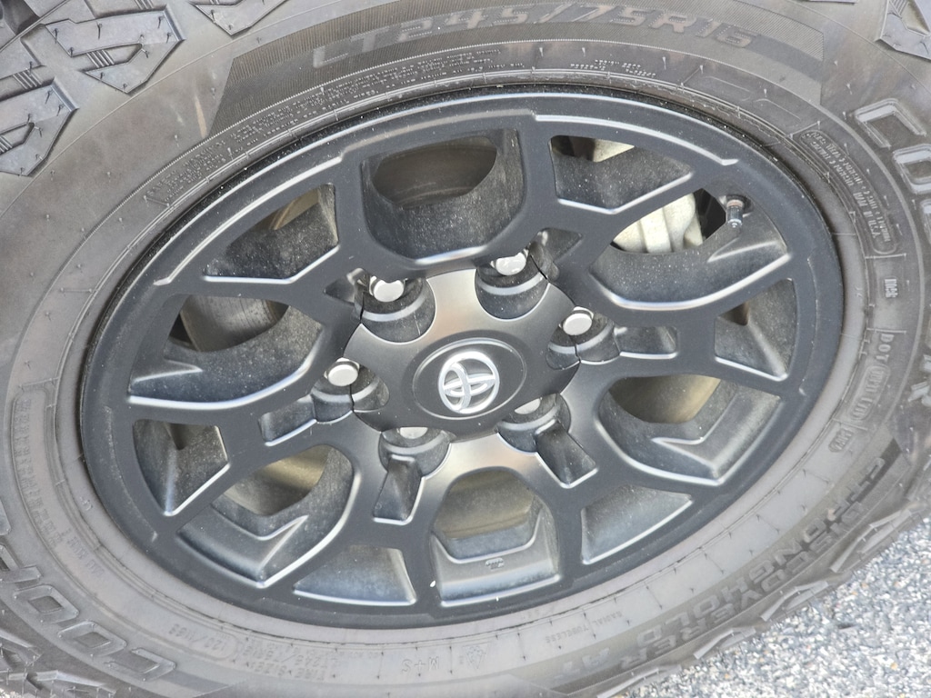 Used 2022 Toyota Tacoma SR5 Crew Cab