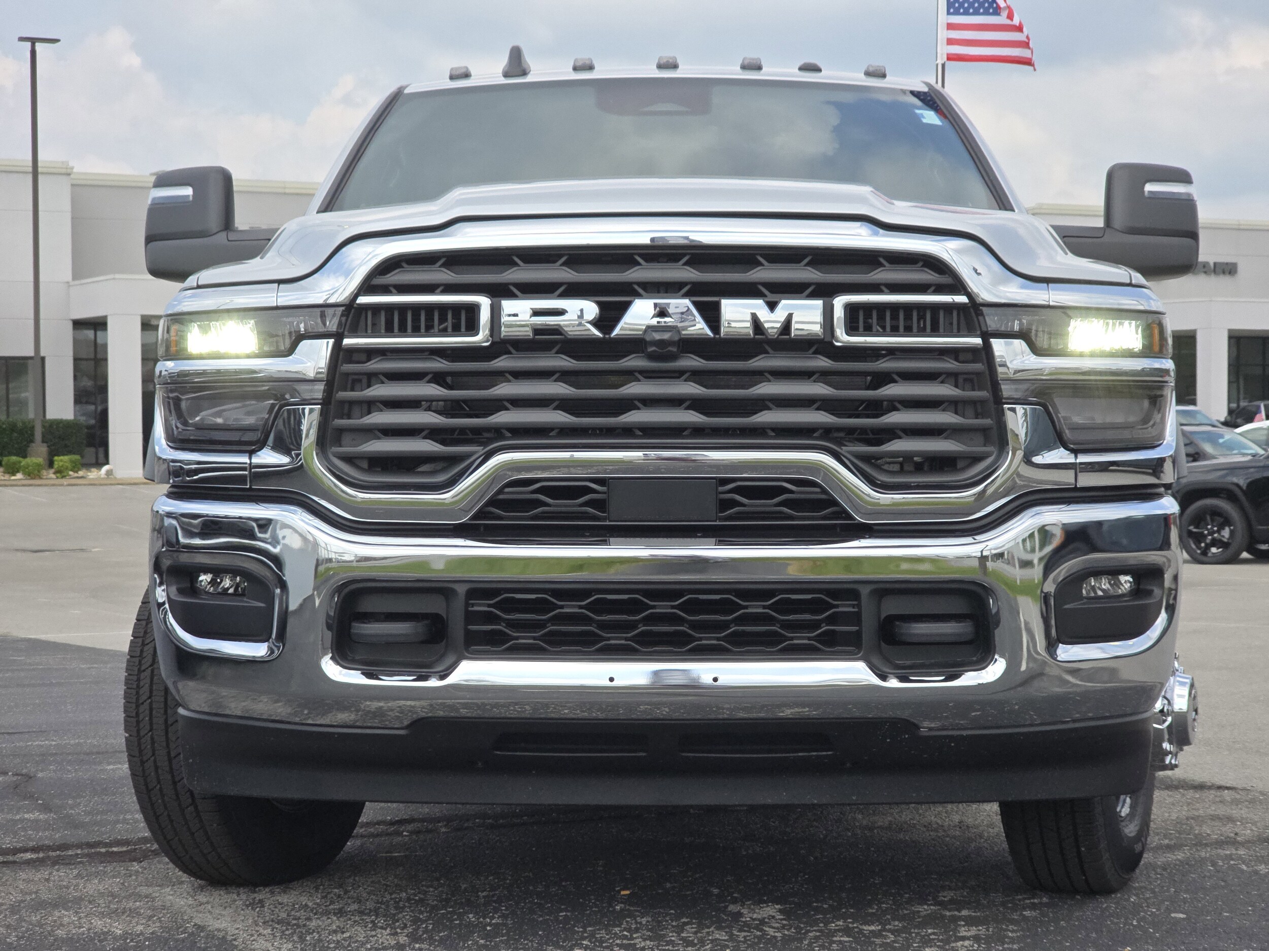 2025 RAM 3500 Chassis Big Horn - Photo 13