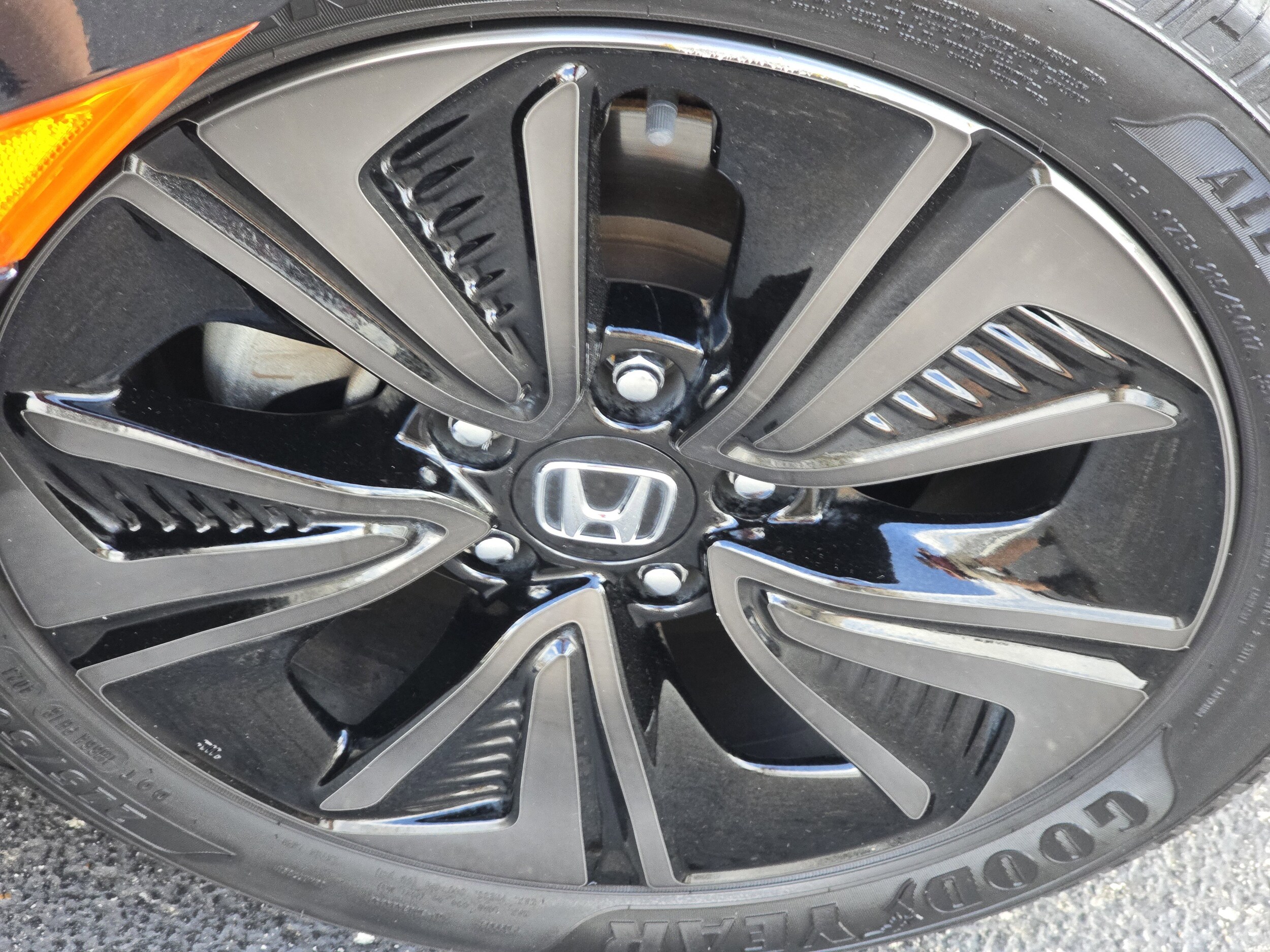 2019 Honda Civic EX Hatchback photo 3