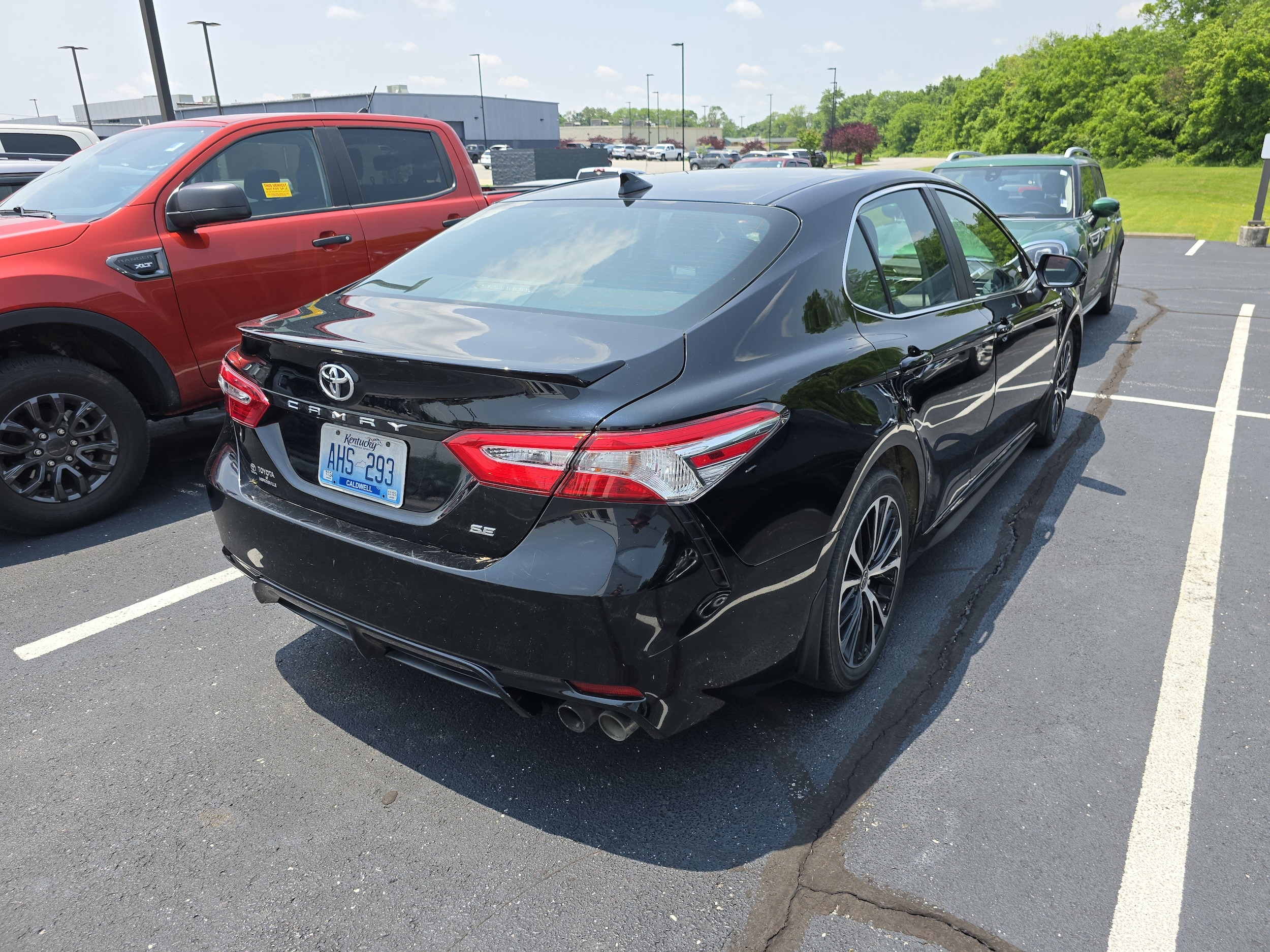 Used 2020 Toyota Camry SE with VIN 4T1G11AK4LU978561 for sale in Sylvania, OH