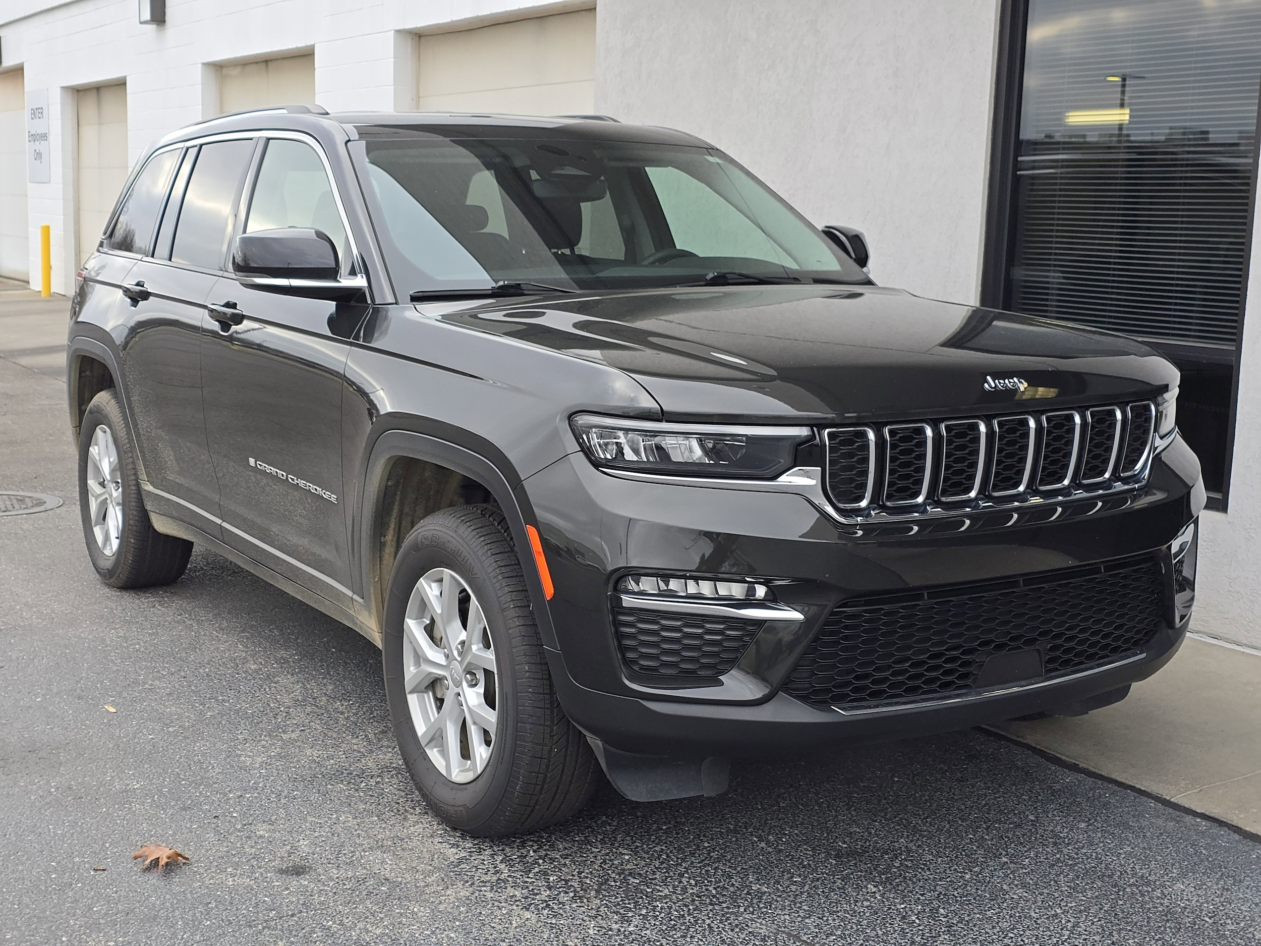 2023 Jeep Grand Cherokee Limited's photo