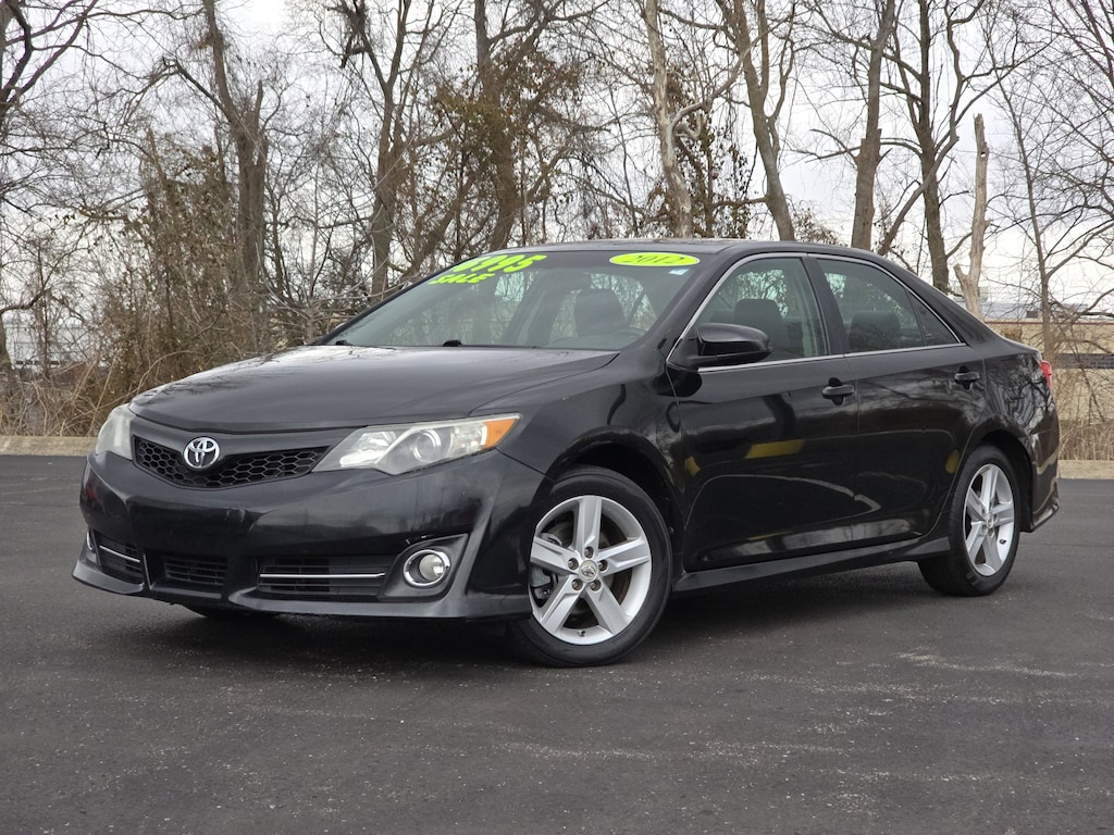 Used 2012 Toyota Camry SE Sedan
