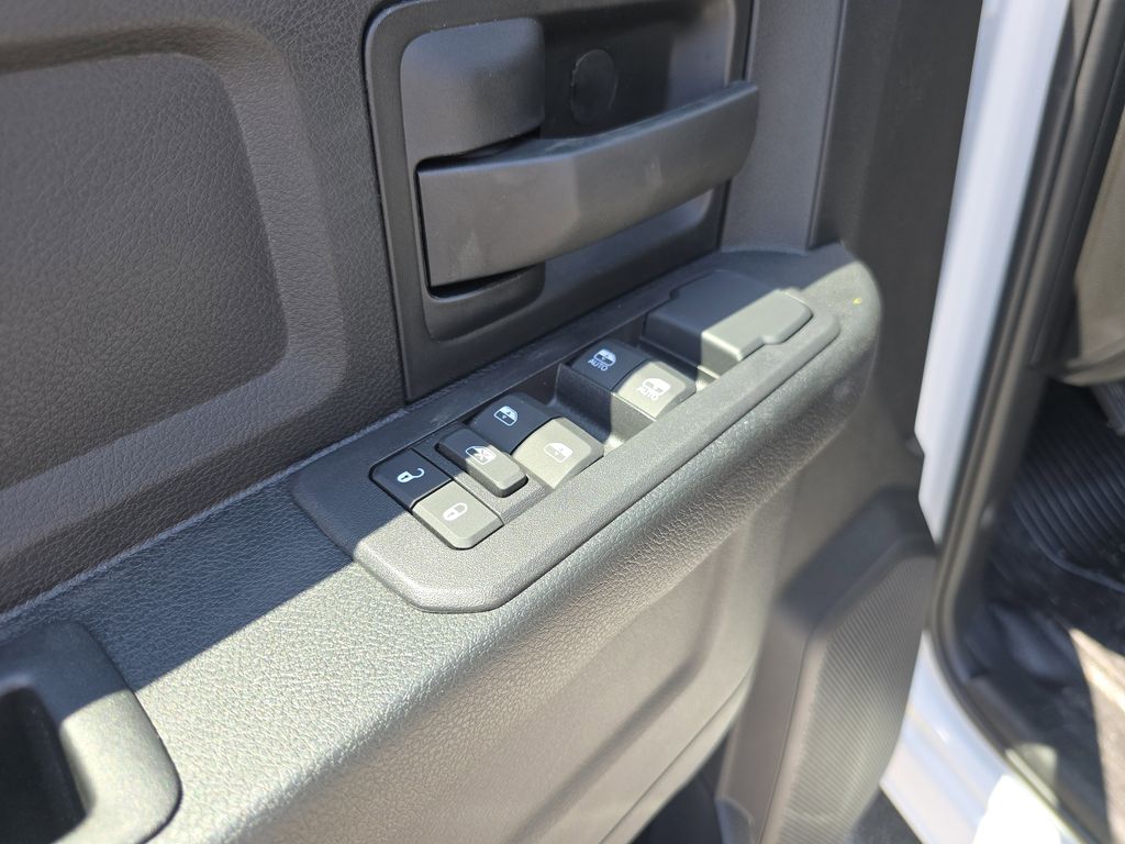 2025 RAM 3500 Chassis Tradesman - Photo 25